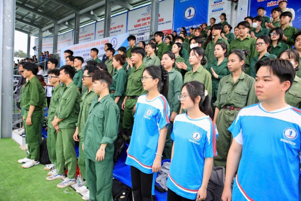 Công Nhậm lập hat-trick, Minh Công Nhậm lập hat-trick, Minh