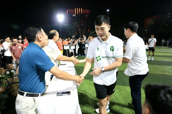 Công Phượng, Xuân Trường và Minh Vương lan tỏa cảm xúc mạnh mẽ ở giải sinh viên UEH