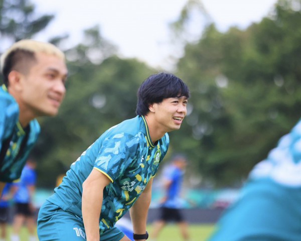 Công Phượng trở lại, Trường Tươi Đồng Nai trình làng hàng công  Công Phượng trở lại, Trường Tươi Đồng Nai trình làng hàng công