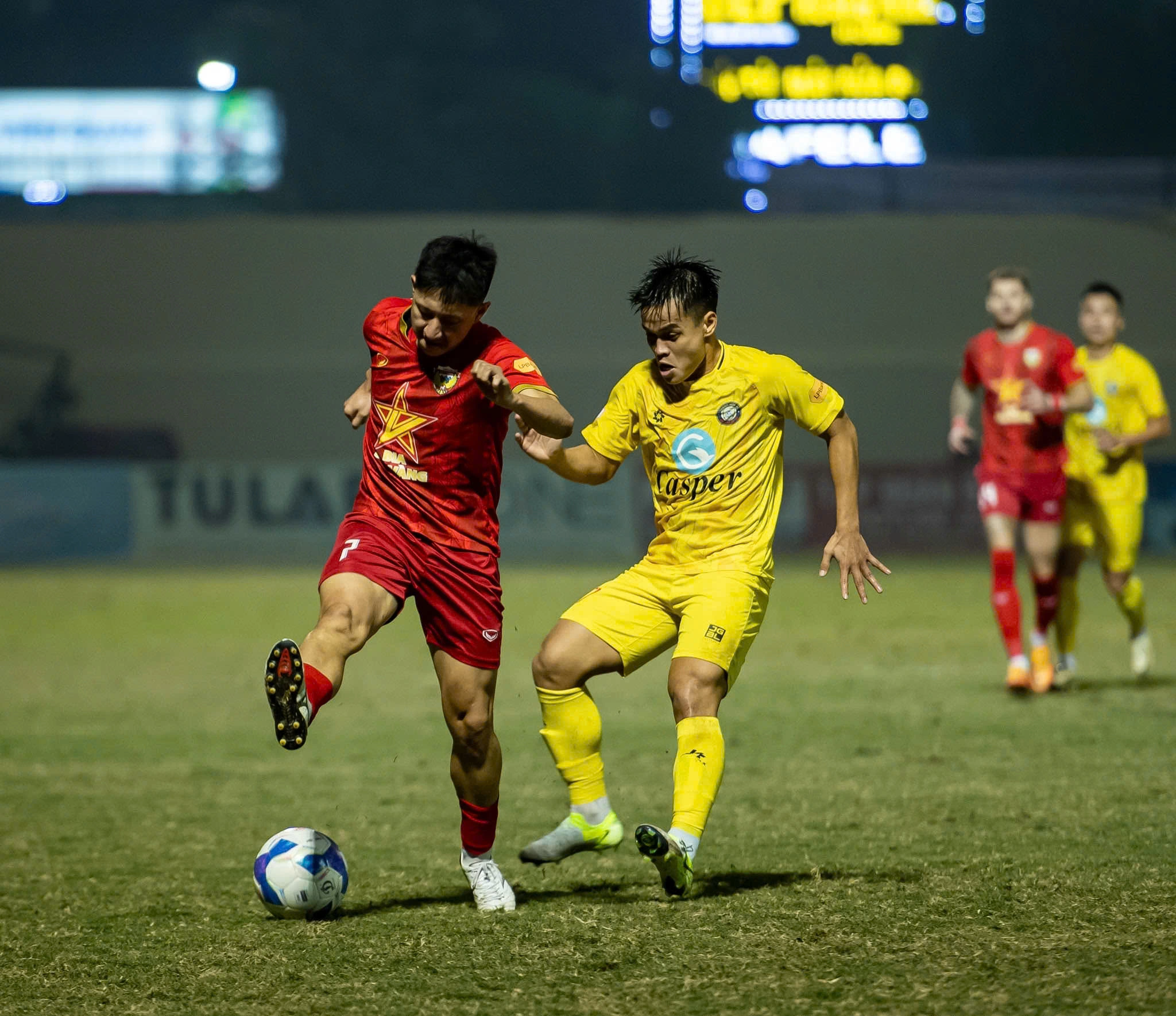 Cuộc đua vô địch V-League ngày càng khó lường