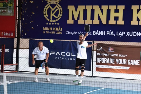 Diễn viên Huy Khánh lần đầu vô địch giải pickleball