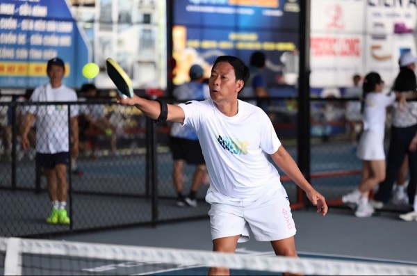 Diễn viên Huy Khánh lần đầu vô địch giải pickleball