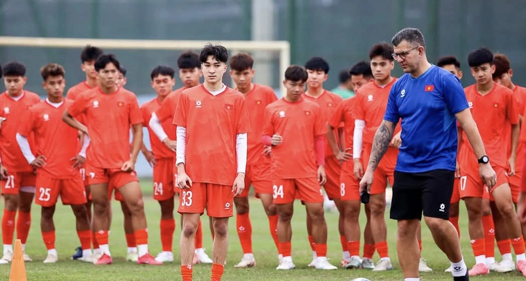 Dòng chảy Việt kiều nâng chất U.22 và U.17 Việt Nam, ‘cánh chim’ lạ được kỳ vọng Dòng chảy Việt kiều nâng chất U.22 và U.17 Việt Nam, ‘cánh chim’ lạ được kỳ vọng