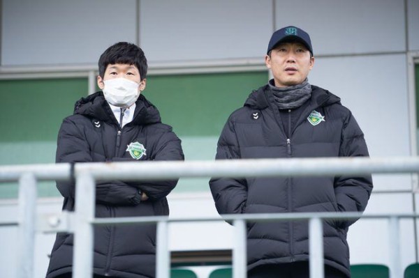 Duyên nợ của HLV đội tuyển Việt Nam Kim Sang-sik với huyền thoại Park Ji-sung