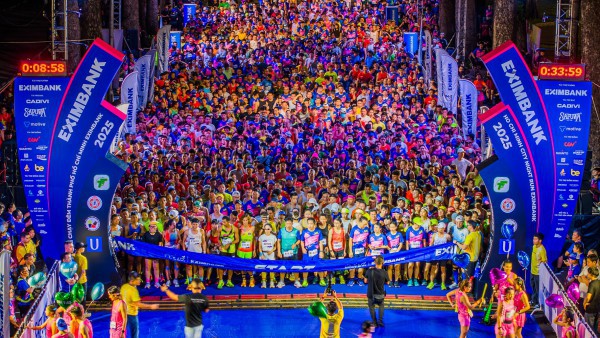 Giải chạy đêm giàu sức sống, truyền cảm hứng mạnh mẽ của một 