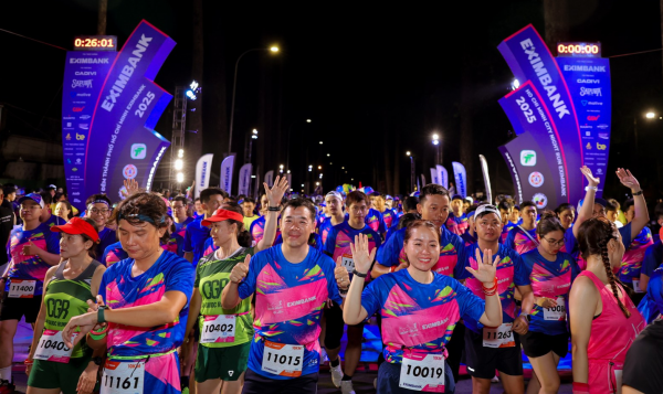 Giải chạy đêm giàu sức sống, truyền cảm hứng mạnh mẽ của một 