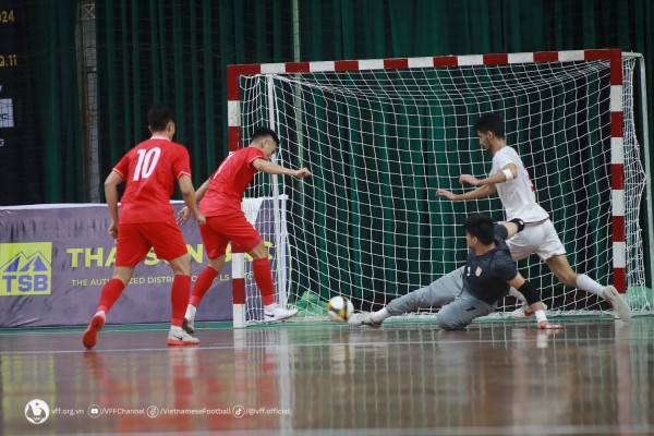 Giải futsal quốc tế 2024: ĐT Việt Nam tiếp tục "ghi điểm" dù không tạo được bất ngờ trước Iran