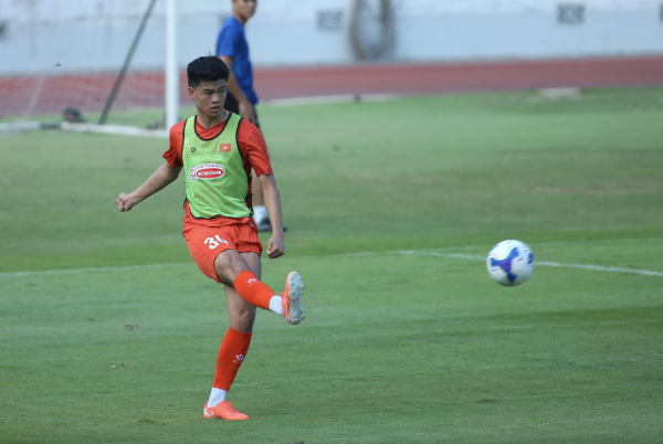 HAGL có hàng phòng ngự cao nhất V-League: 4 cầu thủ trên 1,9 m