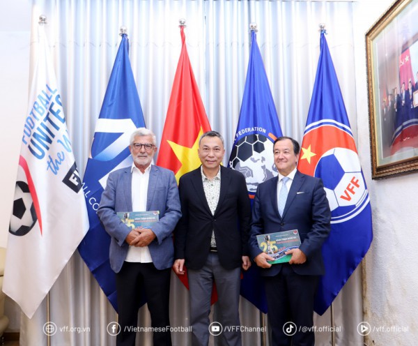 HLV Calisto bất ngờ quay lại Việt Nam, có cuộc làm việc rất quan trọng cùng Chủ tịch VFF