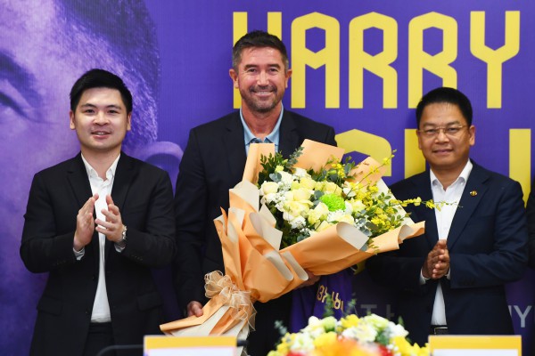 HLV Hà Nội Harry Kewell: ‘Có Robbie Fowler là bạn thân, tôi sẽ hiểu hơn bóng đá châu Á’