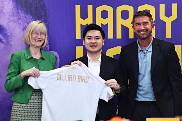 HLV Hà Nội Harry Kewell: ‘Có Robbie Fowler là bạn thân, tôi sẽ hiểu hơn bóng đá châu Á’