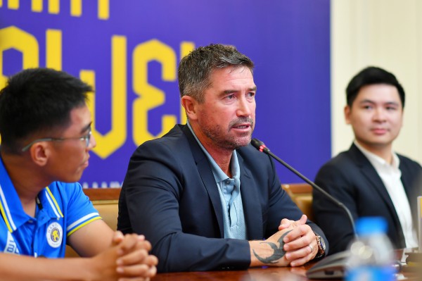 HLV Hà Nội Harry Kewell: ‘Có Robbie Fowler là bạn thân, tôi sẽ hiểu hơn bóng đá châu Á’