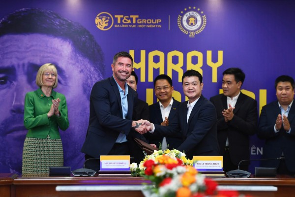 HLV Hà Nội Harry Kewell: ‘Có Robbie Fowler là bạn thân, tôi sẽ hiểu hơn bóng đá châu Á’