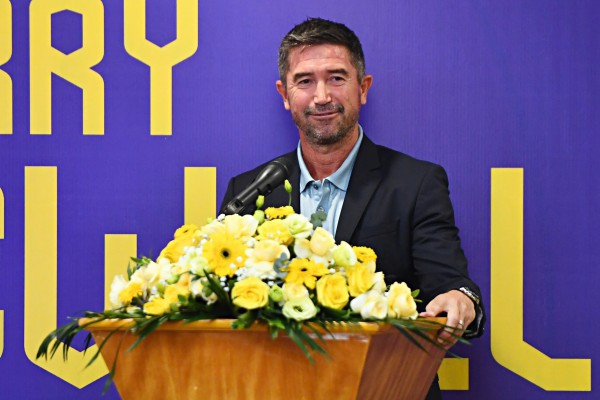 HLV Hà Nội Harry Kewell: ‘Có Robbie Fowler là bạn thân, tôi sẽ hiểu hơn bóng đá châu Á’