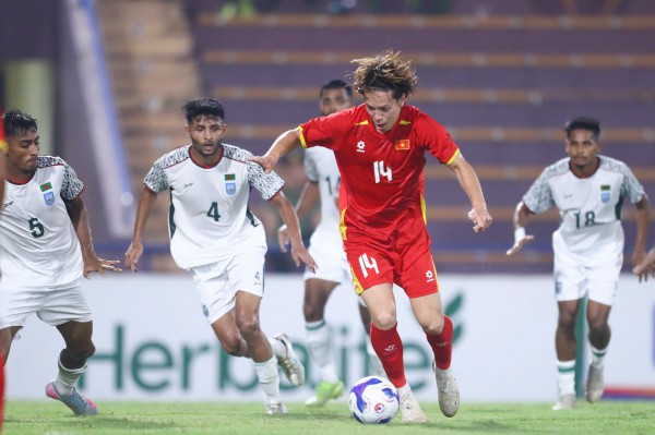 HLV Kim Sang-sik dùng người thông minh, U.23 Việt Nam đánh bại Bangladesh: Trọn vẹn ngày ra quân HLV Kim Sang-sik dùng người thông minh, U.23 Việt Nam đánh bại Bangladesh: Trọn vẹn ngày ra quân