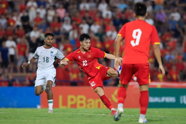 HLV Kim Sang-sik dùng người thông minh, U.23 Việt Nam đánh bại Bangladesh: Trọn vẹn ngày ra quân HLV Kim Sang-sik dùng người thông minh, U.23 Việt Nam đánh bại Bangladesh: Trọn vẹn ngày ra quân