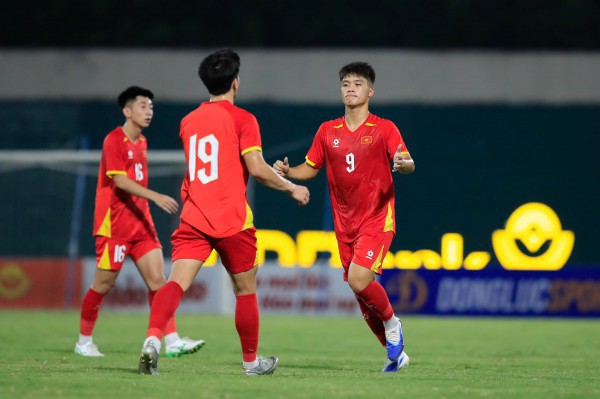 HLV Kim Sang-sik dùng người thông minh, U.23 Việt Nam đánh bại Bangladesh: Trọn vẹn ngày ra quân HLV Kim Sang-sik dùng người thông minh, U.23 Việt Nam đánh bại Bangladesh: Trọn vẹn ngày ra quân
