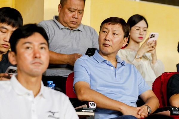 HLV Kim Sang-sik tìm  HLV Kim Sang-sik tìm