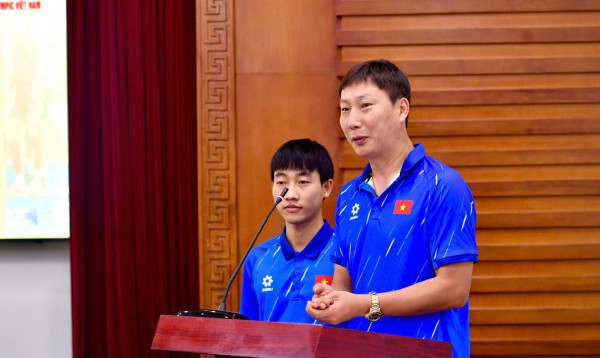 HLV Kim Sang-sik và U.23 Việt Nam được trao tặng Bằng khen của Thủ tướng, Bộ trưởng nói lời xúc động