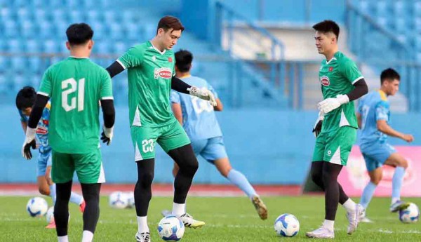 HLV Kim Sang-sik ‘vá’ lại hàng thủ đội tuyển Việt Nam, vé online trận gặp Nepal hết sạch HLV Kim Sang-sik ‘vá’ lại hàng thủ đội tuyển Việt Nam, vé online trận gặp Nepal hết sạch
