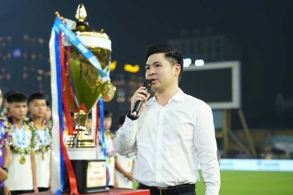 Hà Nội hoàn thiện mảnh ghép vô địch, gợi mở điều này cho bóng đá Việt Nam