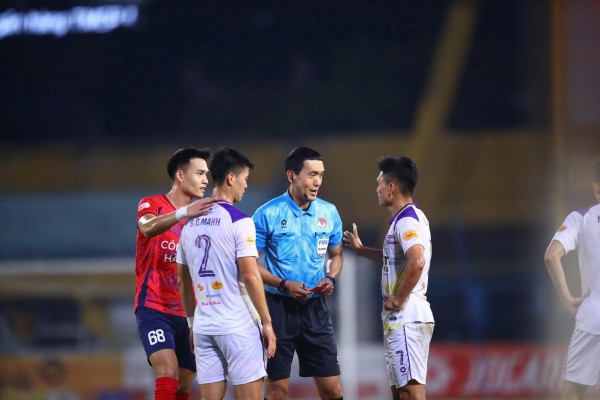 Hai trọng tài Hàn Quốc cực ‘xịn’ điều hành trận Ninh Bình đấu CLB CAHN: Đua vô địch quá 