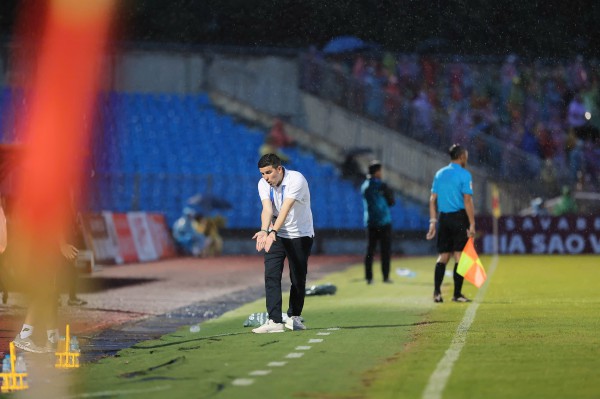 Hoàng Đức và Ninh Bình khởi đầu như mơ tại V-League: Mở cửa miễn phí trận gặp Thanh Hóa Hoàng Đức và Ninh Bình khởi đầu như mơ tại V-League: Mở cửa miễn phí trận gặp Thanh Hóa