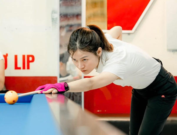 ”Hot girl” billiards tranh tài ở Đại hội TDTT TP.HCM: Chạy đà cho World Cup