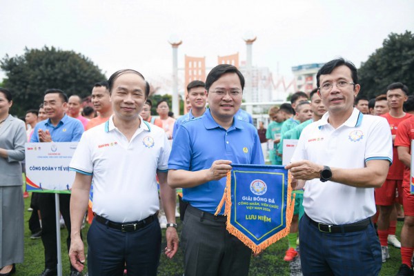 Khởi tranh giải bóng đá công nhân, viên chức Việt Nam khu vực phía bắc