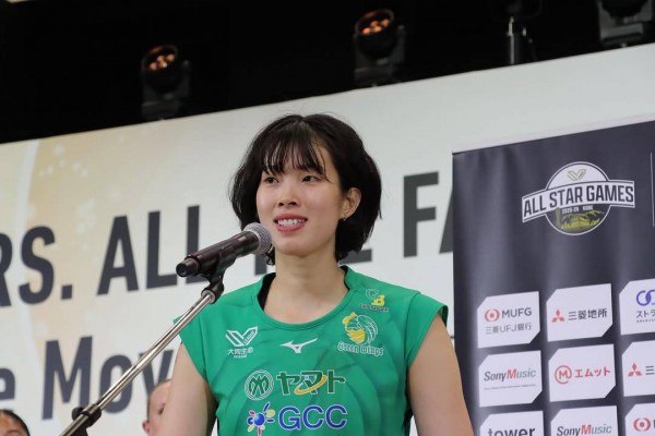 ”Khủng long” Thanh Thúy cùng bóng chuyền nữ Việt Nam tái đấu kình địch Thái Lan