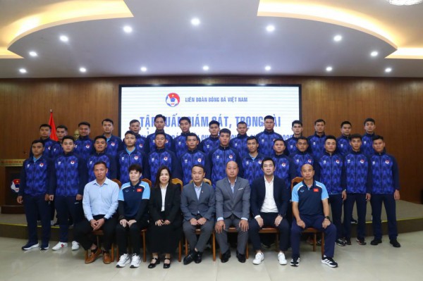 Kiểm tra thể lực trọng tài, VFF cho ‘khởi tranh’ lớp tập huấn rất quan trọng