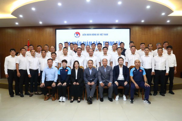 Kiểm tra thể lực trọng tài, VFF cho ‘khởi tranh’ lớp tập huấn rất quan trọng