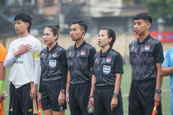 Kỷ lục 322 bàn thắng, 8 đội không lọt lưới, vào sân 2 giây đã ghi bàn