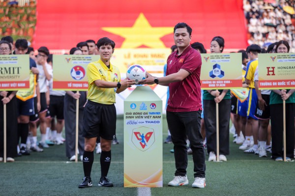 Kỷ lục 322 bàn thắng, 8 đội không lọt lưới, vào sân 2 giây đã ghi bàn