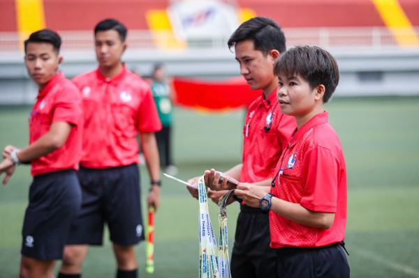 Kỷ lục 322 bàn thắng, 8 đội không lọt lưới, vào sân 2 giây đã ghi bàn