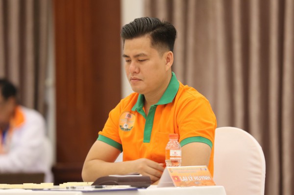 Lại Lý Huynh rực sáng, kích bại cao thủ cờ tướng Trung Quốc ở Ngũ Dương Bôi