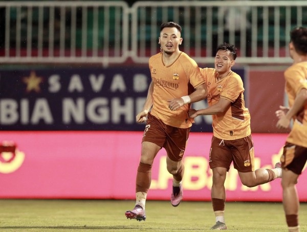 Lịch thi đấu V-League mới nhất: HAGL dễ thắng, Hà Nội và HLV Kewell vào 