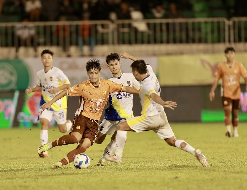 Lịch thi đấu vòng 3 V-League: Chờ ‘chiếu dưới