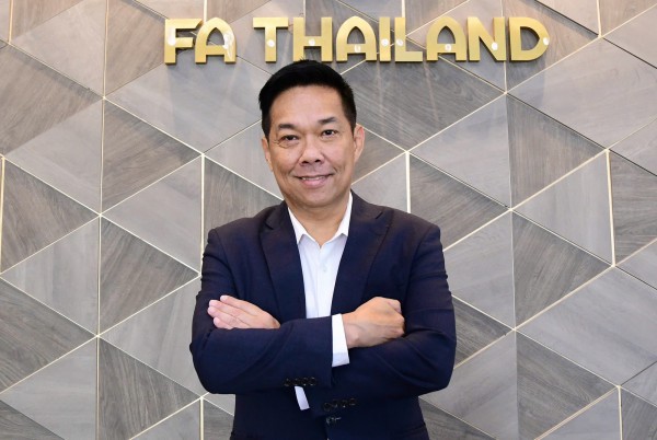 Mới: 14 giờ chiều nay, Phó chủ tịch FAT có mặt ở trụ sở VFF, xin lỗi vụ sai Quốc kỳ Mới: 14 giờ chiều nay, Phó chủ tịch FAT có mặt ở trụ sở VFF, xin lỗi vụ sai Quốc kỳ