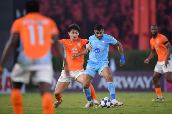 Nam Định thua cay đắng đại diện Thái Lan ở phút bù giờ, hết cơ hội ở châu Á