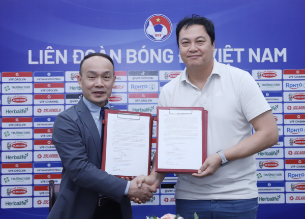 Người hùng World Cup Hàn Quốc gia hạn hợp đồng với đội tuyển Việt Nam