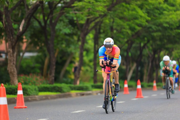 Nguyễn Thị Ánh Viên gây chú ý tại IRONMAN Đà Nẵng