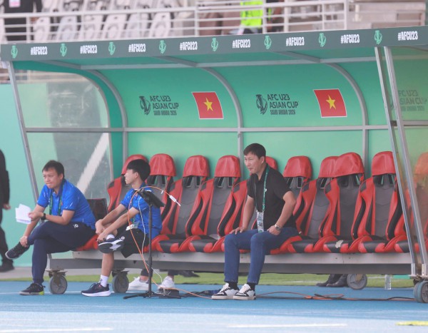 Những tính toán cực kỳ tuyệt vời của HLV Kim Sang-sik, rất bất ngờ mà hay vô đối