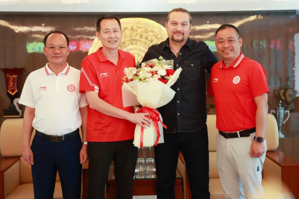 Nóng: HLV Popov gia nhập Thể Công Viettel, ông Đức Thắng bất ngờ nhận chức mới Nóng: HLV Popov gia nhập Thể Công Viettel, ông Đức Thắng bất ngờ nhận chức mới