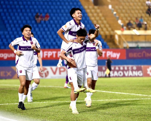 ‘Phim kinh dị’ xuất hiện, V-League hay chưa từng thấy!