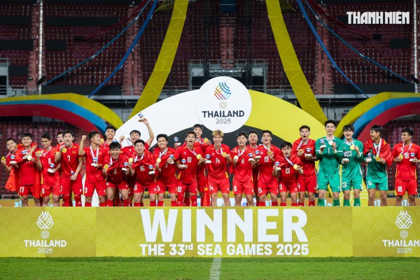 Quá đã hình ảnh U.22 Việt Nam quật ngã Thái Lan ngay tại Rajamangala, giành HCV SEA Games 33