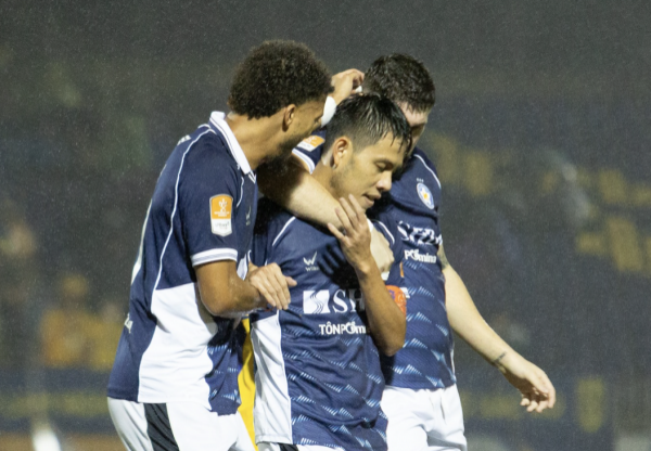 SLNA mắc ‘chi chít’ sai lầm, dính thẻ đỏ: Thua đau đội bét bảng V-League, Đà Nẵng vào tứ kết