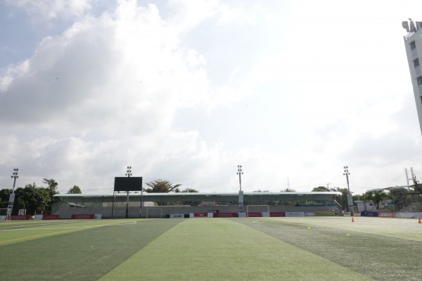 Sân bóng Trường ĐH Đồng Tháp đã sẵn sàng cho TNSV THACO cup 2026