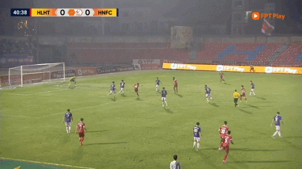 Sao Việt kiều Lê Viktor bùng nổ, Hà Tĩnh thắng cực sốc Hà Nội: HLV Harry Kewell đau khổ