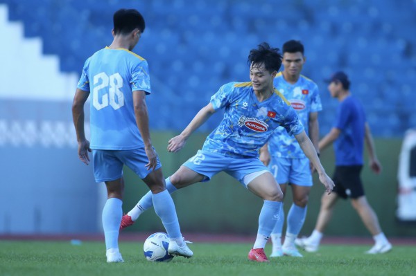 Tiến Linh nói điều bất ngờ về án phạt của Malaysia, quyết thắng đối thủ ở màn tái đấu Tiến Linh nói điều bất ngờ về án phạt của Malaysia, quyết thắng đối thủ ở màn tái đấu